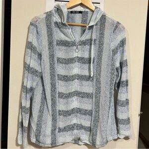 NIC+ZOE Textured Blue and White Baja Woman Shirt Hippie